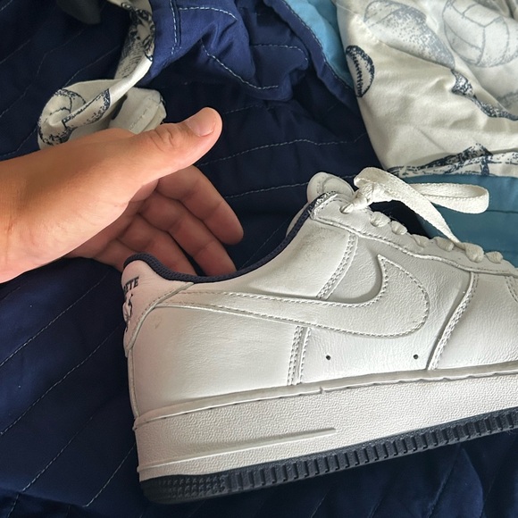 White Leather Oxfords with Minimalist Design - Picture 4 of 5